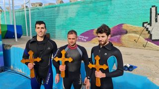 Cine sunt cei ce au recuperat cele trei cruci aruncate de Bobotează în mare