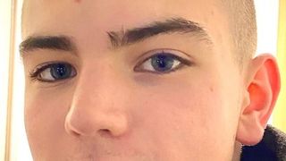 VIDEO | Durere pe scena muzicii. Băiatul unei celebre cântărețe s-a sinucis la 17 ani