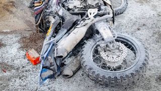 Un bărbat s-a urcat pe motor beat și fără permis. Acesta era însoțit de o pasageră minoră