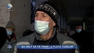 Au vrut să fie primii la plata taxelor