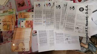 Vaccinarea la chiuvetă, metoda prin care se îmbogățesc medicii și asistentele din Neamţ şi Iaşi. Ofițerii DGA au găsit teancuri de bani în posesia mai multor specialiști
