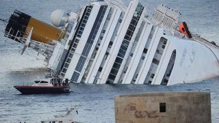 FOTO: Se împlinesc 10 ani de la naufragiul vasului de croazieră Costa Concordia