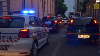 O polițistă din Mehedinți a fost găsită împușcată în cap în fața secției