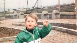 Uraz Kaygılaroğlu, Gediz, din &bdquo;Fiica ambasadorului&rdquo;