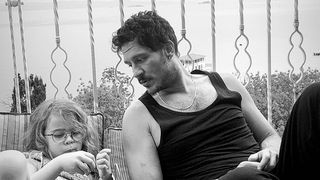 Uraz Kaygılaroğlu, Gediz, din &bdquo;Fiica ambasadorului&rdquo;