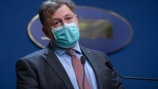 Alexandru Rafila a făcut anunțul. Ce nu mai pot face românii al căror certificat verde a expirat la nouă luni după a doua doză