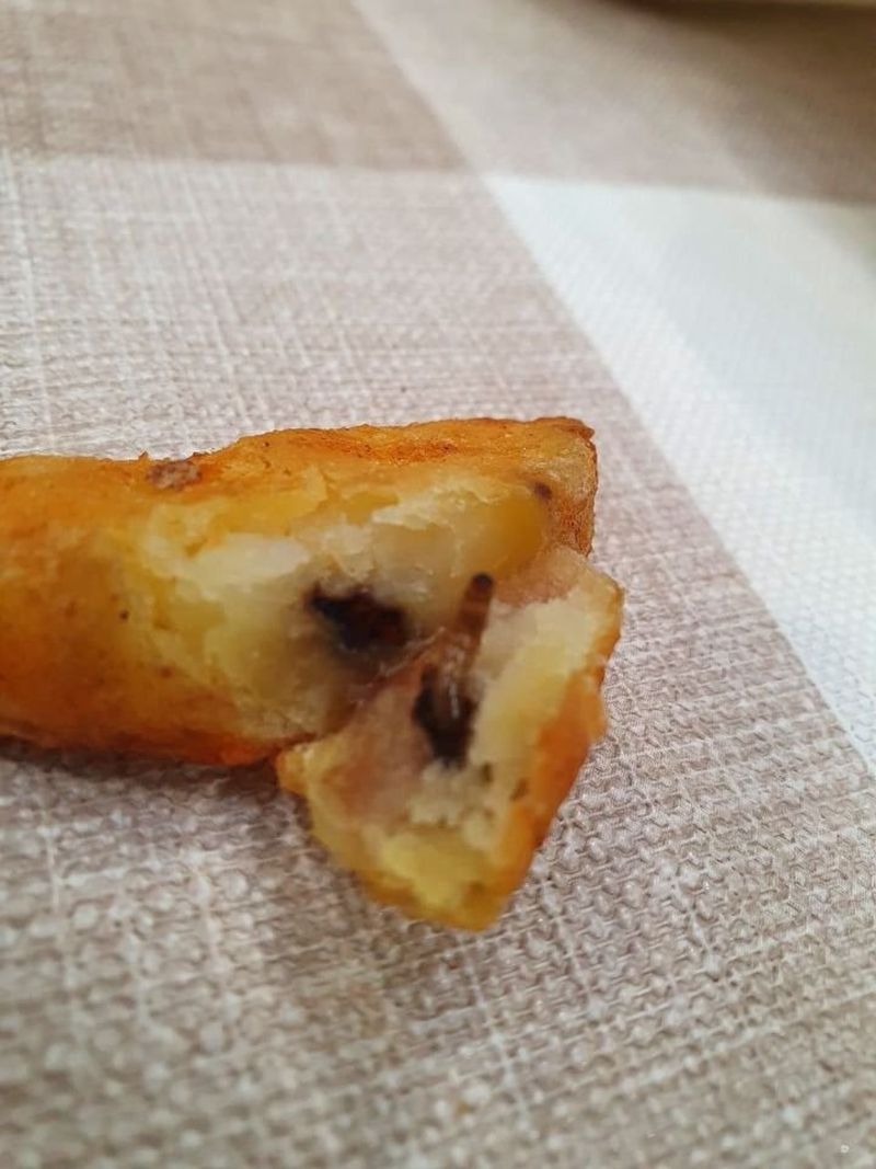 Cartofi cu viermi la o cantină din Cugir. Reacția DSP: ,,Unitatea este curată"