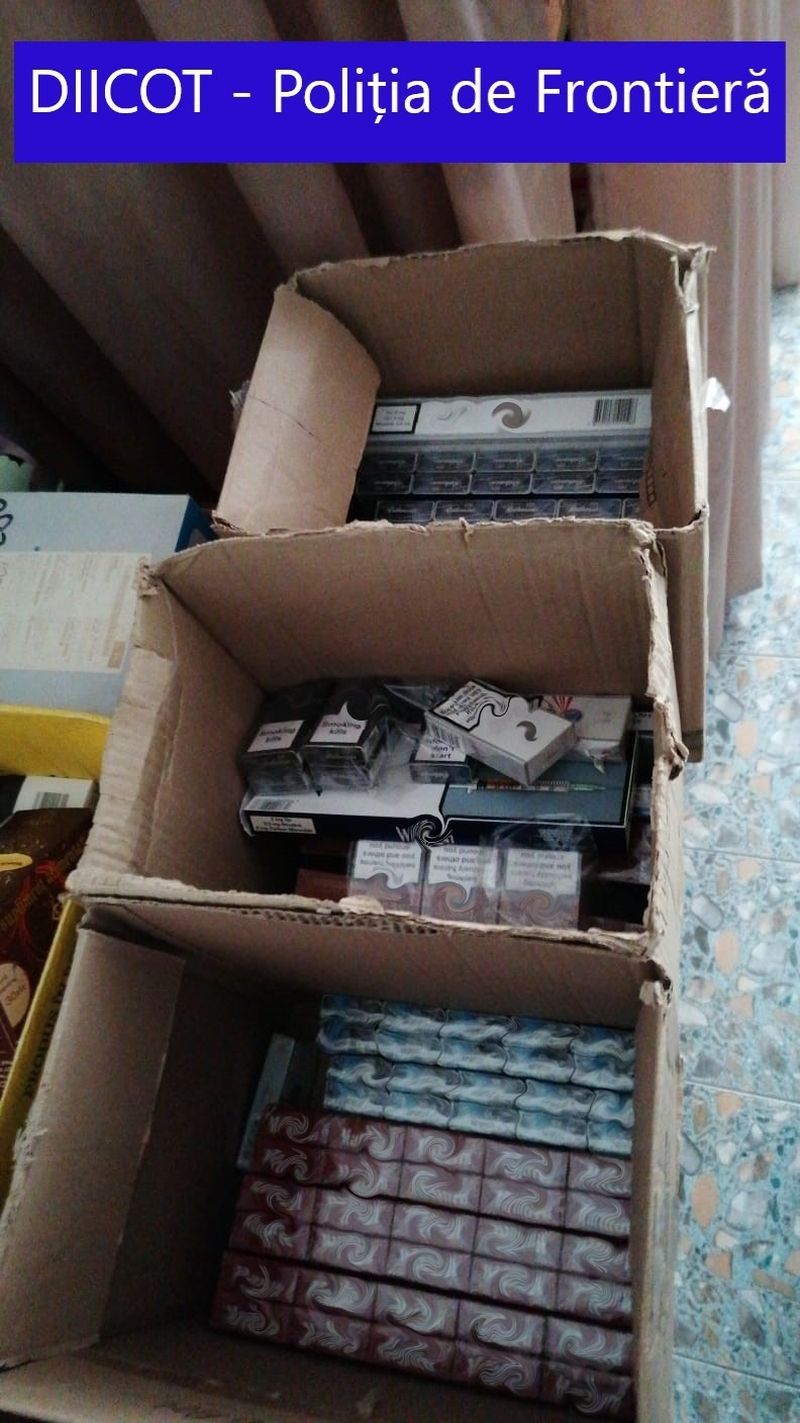 Poliția a efectuat percheziții la traficanții de țigări. Anchetatorii au confiscat țigări de contrabandă, bani și mașini