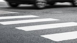 O femeie a fost accidentată pe o trecere de pietoni, pe bulevardul Pipera din Voluntari