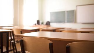 Tragedie într-o sală de clasă. Un elev s-a stins din viață chiar sub ochii colegilor la o zi după ce ieșise din carantină