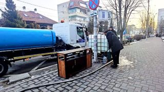 O avarie majoră a lăsat Bacăul de aproape 24 de ore fără apă potabilă. Când va reveni apa la robinete