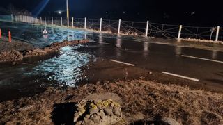 O avarie majoră a lăsat Bacăul de aproape 24 de ore fără apă potabilă. Când va reveni apa la robinete