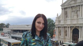 soțul polițistei care s-a sinucis a șters pozele cu ea