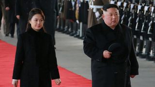 Soția dictatorului Kim Jong-un, apariție rară în public. Cum a fost surprinsă "Prima Doamnă" din Coreea de Nord