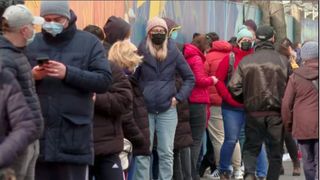 VIDEO | Suntem campionii cozilor și asta se întâmplă și la centrele de testare, deschise în cadrul spitalelor din Capitală