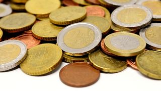 Curs valutar BNR 4 februarie 2022. Ce se &icirc;nt&acirc;mplă la casele de schimb valutar?