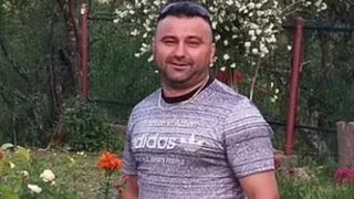 Un român care și-a tăiat mâna în timp în încercarea să-și omoare partenera de viață a încasat despăgubiri de 17.500 de lire sterline