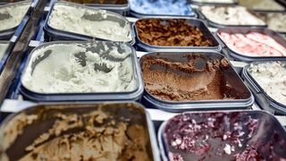 O înghețată care conține o substanță periculoasă a fost retrasă din mai multe hipermarketuri din țară