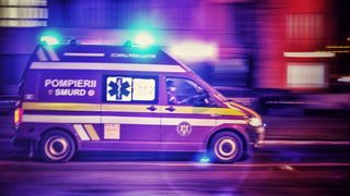 Accident de ultim moment. Sunt implicate un autoturism şi un camion