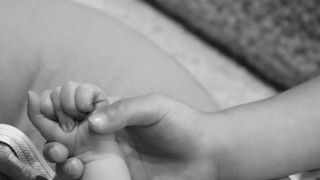 VIDEO | Kylie Jenner a născut al doilea copil. Vedeta a publicat prima poză cu bebelușul ei și al lui Travis Scott