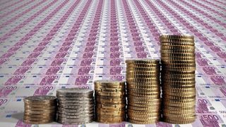 Curs valutar BNR 8 februarie 2022. Evoluția euro și a dolarului. Ce se &icirc;nt&acirc;mplă la casele de schimb?