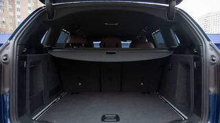 Un bărbat din Botoșani a avut parte de surpriza vieții sale când a deschis portbagajul propriului autoturism. Ce a descoperit acesta