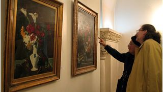 Poliția, apel pentru găsirea a sute de tablouri falsificate
