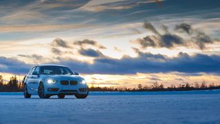 Te pregătești de vacanța la munte? Echipează-ți mașina corespunzător cu anvelope de iarnă!