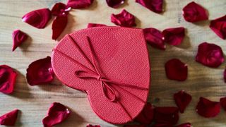 Cadouri de Valentine's Day 2022 pentru iubit sau iubita. Idei ingenioase