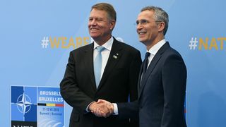 Desant american în România. Șeful NATO, Jens Stoltenberg, vine la Baza Militară Mihail Kogălniceanu ca să-i întâmpine pe militarii SUA