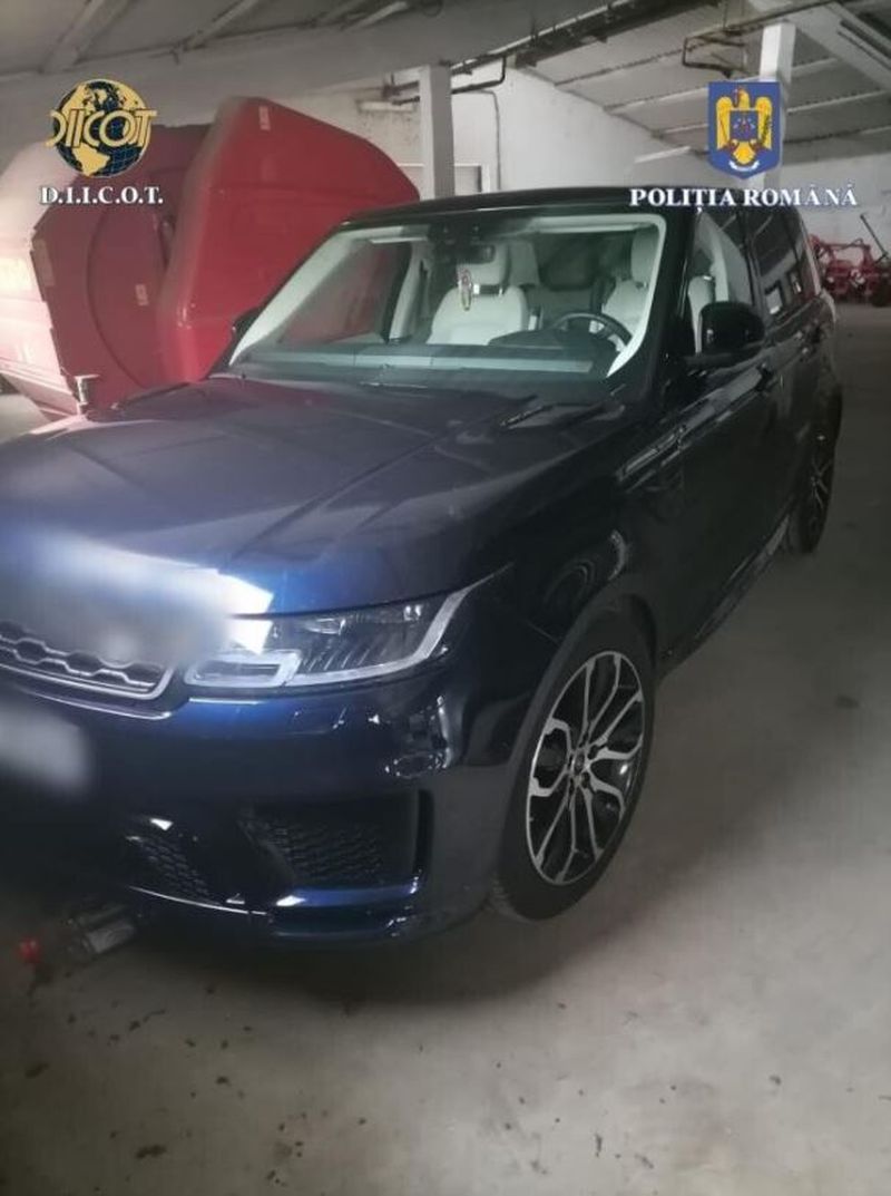 Percheziții DIICOT în trei județe: Mașini în valoare de mii de euro și utilaje agricole, furate din Franța și Italia. Autoturismele erau vândute în România