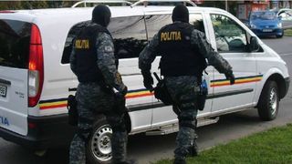 Un bărbat a fost reținut pentru racolare de minore. Cum le-a șantajat bărbatul pe fete?