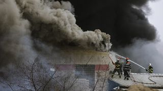 Incendiu de proporții în Baia Mare. O clădire emblematică a ars din temelii