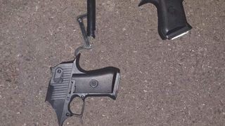 Intervenție a brigăzii Antitero a SRI și a poliției după ce un bărbat a intrat cu un pistol &icirc;ntr-un magazin din Capitală