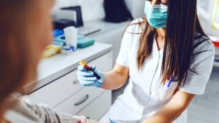 Premieră în domeniul medical: O femeie ar fi fost vindecată de HIV prin transplant de celule stem, informează cercetătorii americani