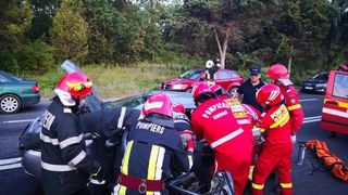 Șapte persoane au fost rănite &icirc;ntr-un accident rutier din Argeș