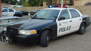 Fetiță răpită acum doi ani, găsită într-o cămăruță din casa părinților