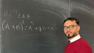 Jador s-a întors pe băncile școlii. Cum și-a surprins fanii?