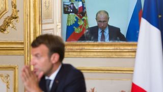 Președintele rus Vladimir Putin va purta o discuție telefonică cu Emmanuel Macron