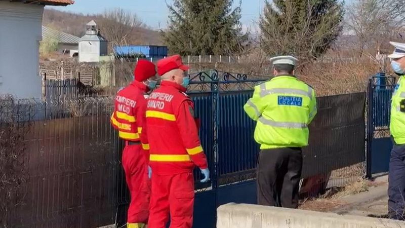 Un pensionar din Argeș a ars de viu în grădina casei. Fiica lui a încercat din răsputeri să-l salveze, fără rezultat