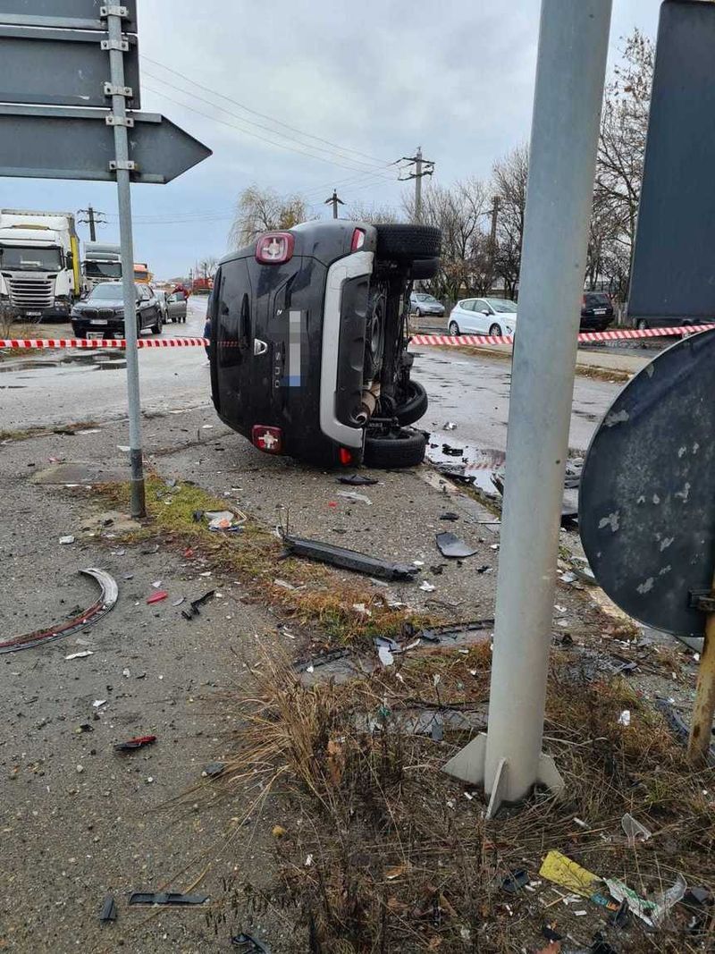 Accident grav în Pitești. Cinci persoane au fost rănite dintre care patru sunt cetățeni străini