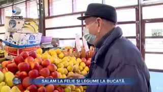 Salam la felie și legume la bucată
