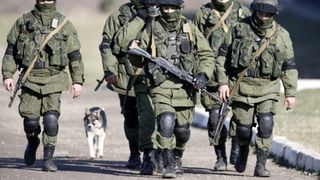 Vladimir Putin a ordonat armatei ruse "să menţină pacea" în teritoriile separatiste din Ucraina