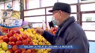Salam la felie și legume la bucată