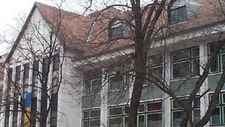 Incendiu de ultim moment la un liceu din Rom&acirc;nia. Elevii au ieșit &icirc;n curtea liceului după ce a pornit alarma