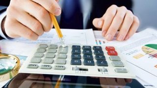 Un român s-a trezit cu un impozit la mașină de 12 ori mai mare