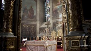 Altarele lăcașurilor de cult, ascunzătoare pentru ţigările de contrabandă: ,,Au o organizare militară"