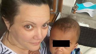 O româncă și copilul ei de un an sunt blocați în Odesa: „Vă rog să mă ajutați! Plătesc oricât!”