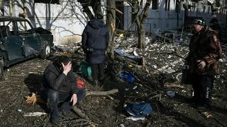 copil-mort-ucraina-dupa-ce-un-bloc-a-fost-bombardat