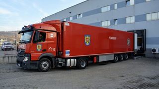 ISU Cluj transportă medicamente către Vama Siret